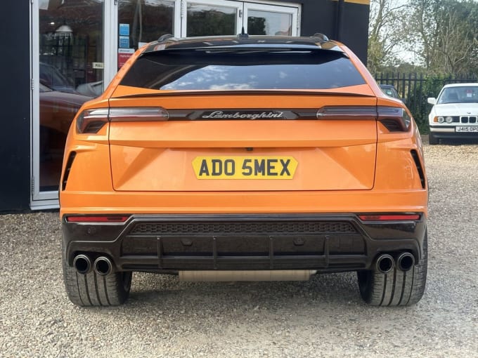 2025 Lamborghini Urus