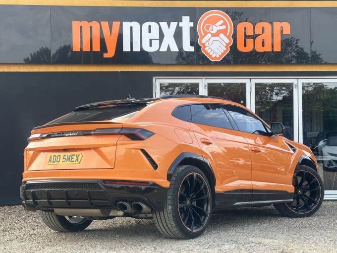 2025 Lamborghini Urus