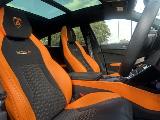 2025 Lamborghini Urus