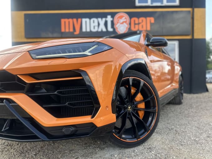 2025 Lamborghini Urus