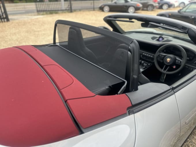 2025 Porsche 911