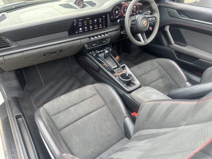 2025 Porsche 911