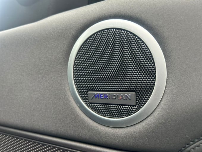 2025 Land Rover Discovery