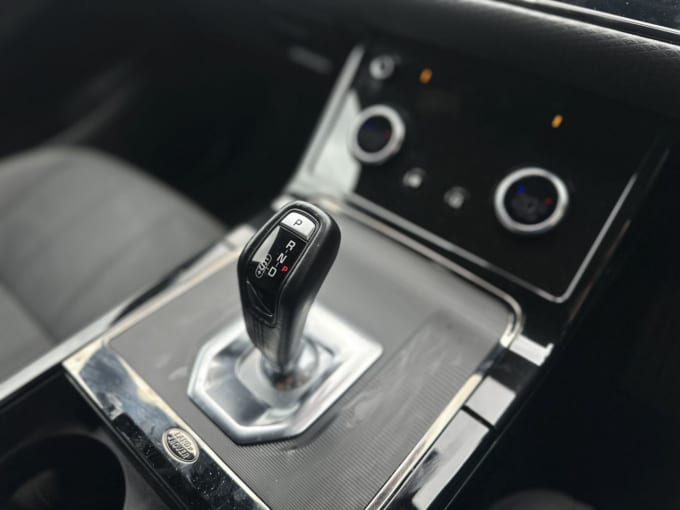 2025 Land Rover Range Rover Evoque