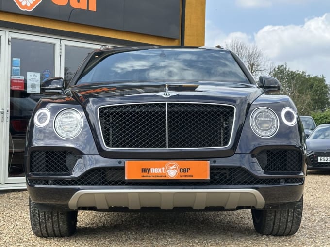 2025 Bentley Bentayga