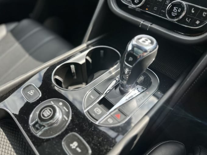 2025 Bentley Bentayga