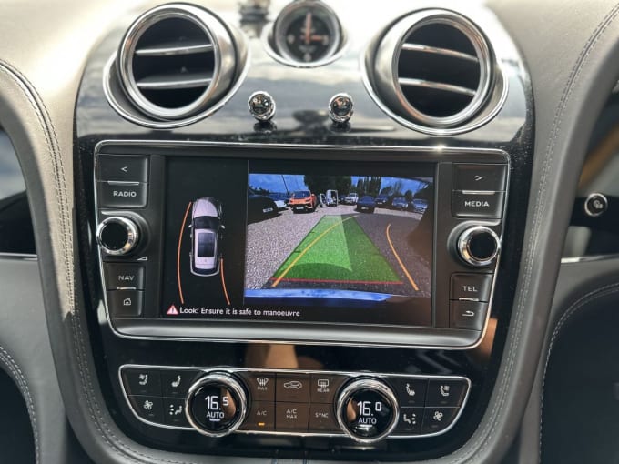 2025 Bentley Bentayga