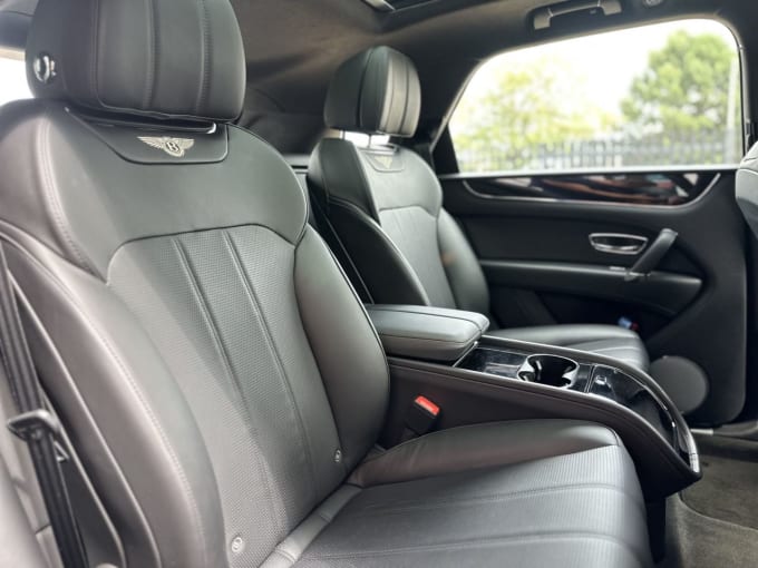 2025 Bentley Bentayga