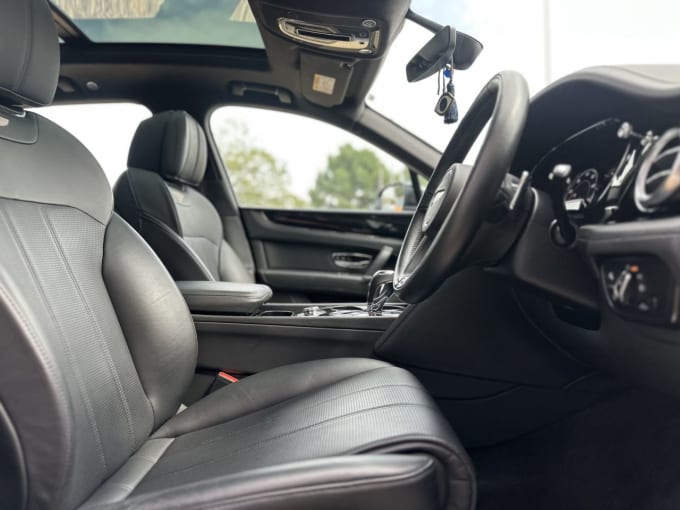 2025 Bentley Bentayga