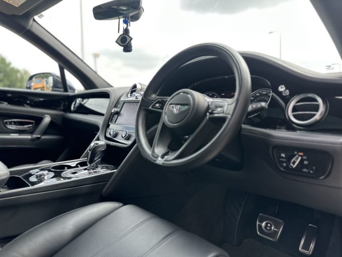 2025 Bentley Bentayga