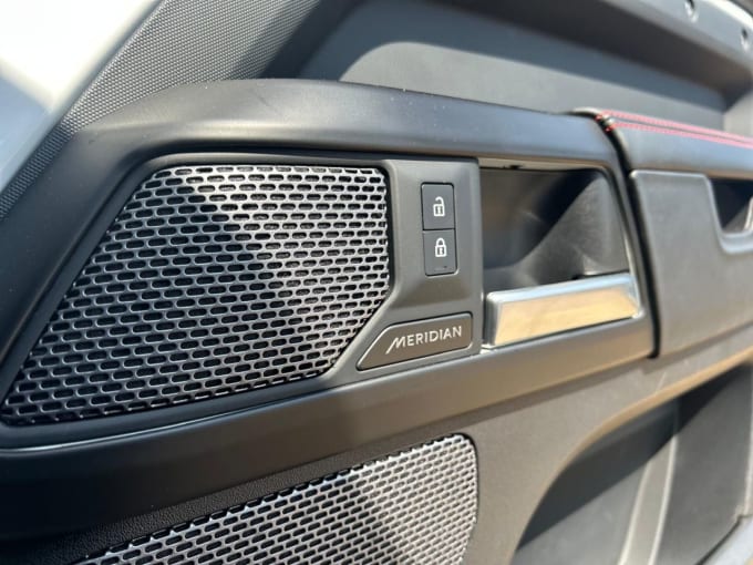 2025 Land Rover Defender