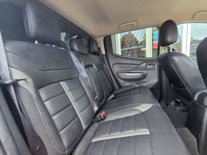 2025 Mitsubishi L200
