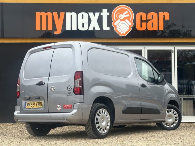 2025 Vauxhall Combo