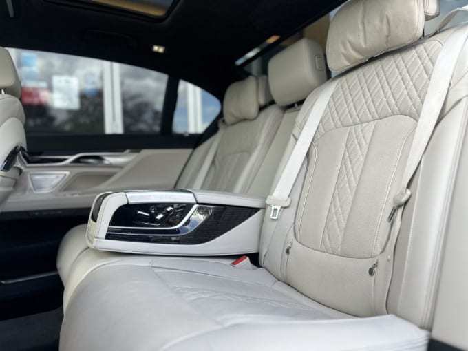 2025 BMW Alpina B7