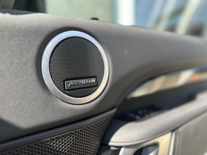 2025 Land Rover Discovery