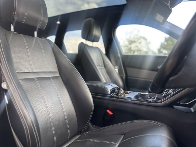 2025 Land Rover Range Rover Velar