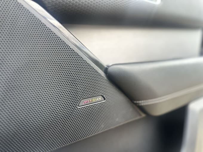 2025 Land Rover Range Rover Velar