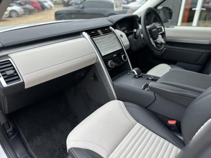2025 Land Rover Discovery