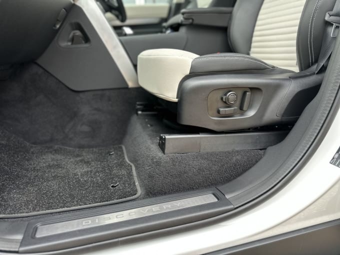 2025 Land Rover Discovery