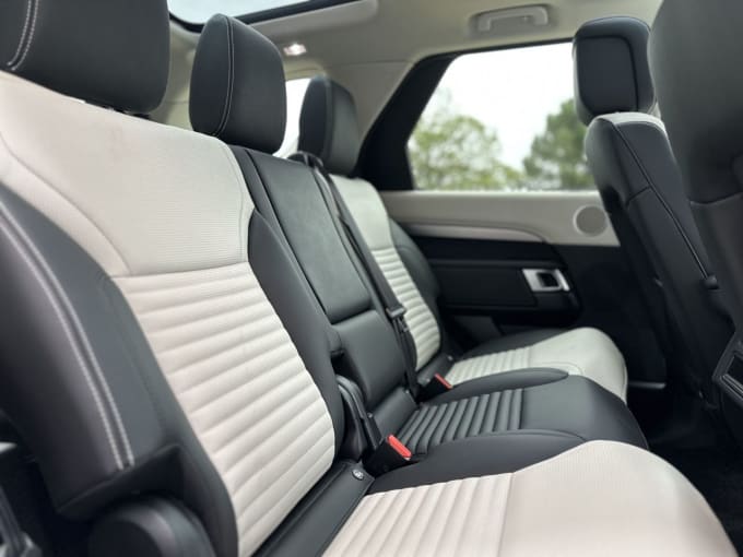2025 Land Rover Discovery
