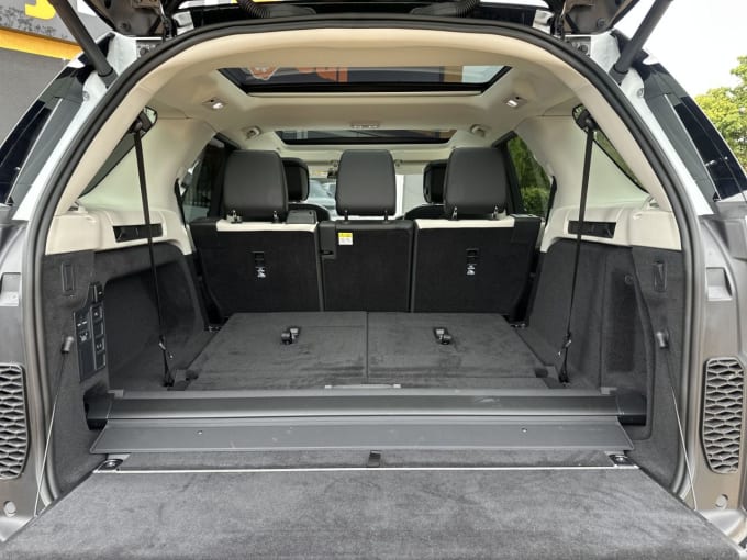 2025 Land Rover Discovery