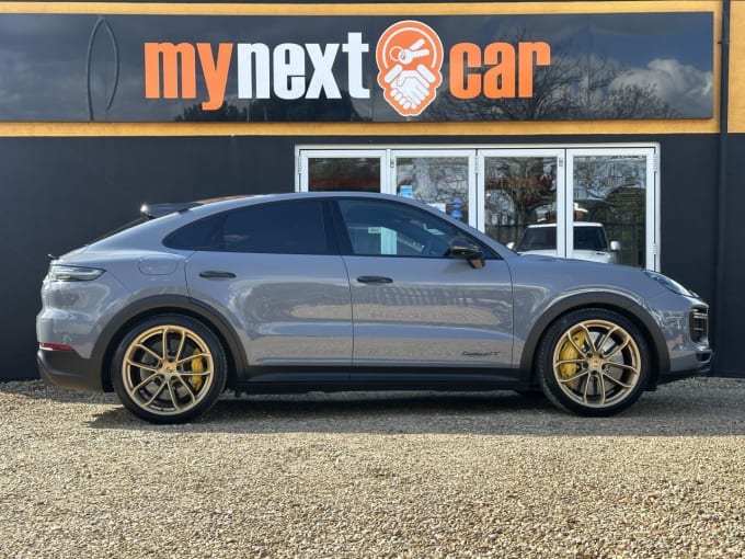 2022 Porsche Cayenne