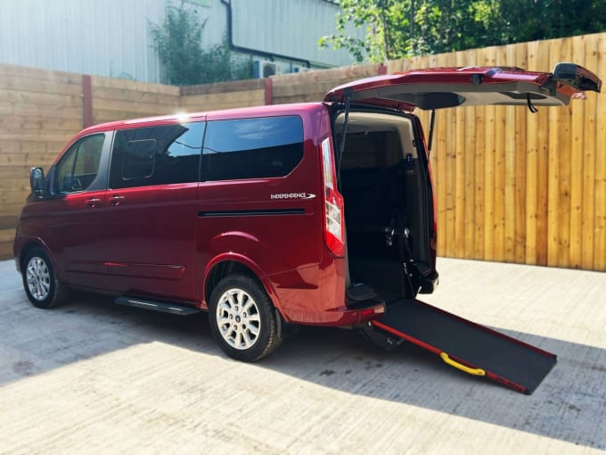 2025 Ford Tourneo Custom