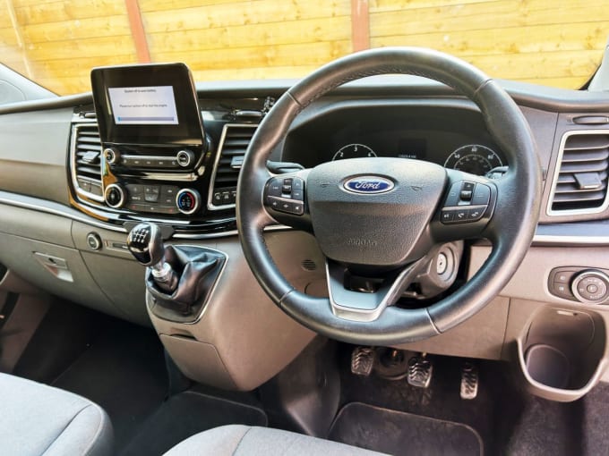 2025 Ford Tourneo Custom