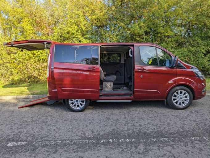2025 Ford Tourneo Custom