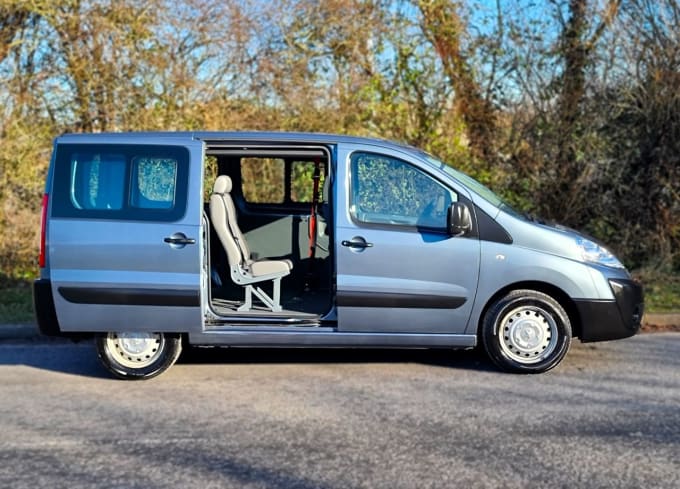 2025 Peugeot Expert Tepee