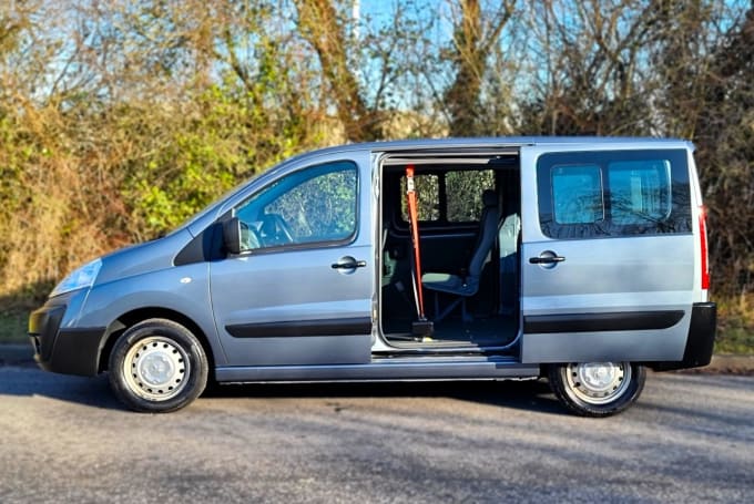 2025 Peugeot Expert Tepee