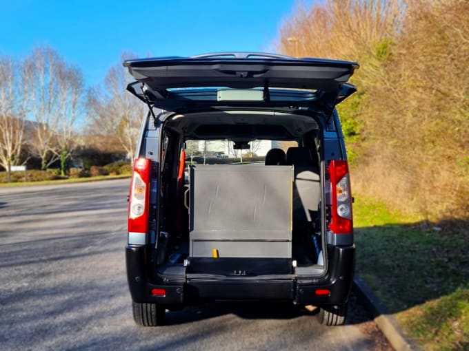 2025 Peugeot Expert Tepee