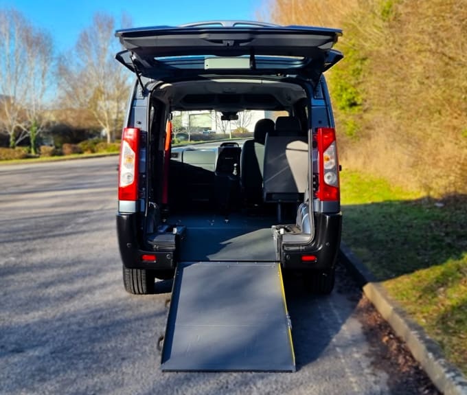 2025 Peugeot Expert Tepee