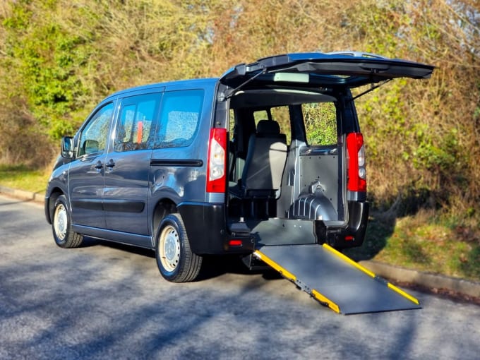2025 Peugeot Expert Tepee