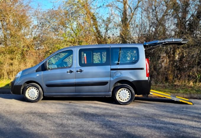 2025 Peugeot Expert Tepee