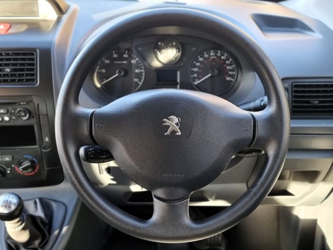 2025 Peugeot Expert Tepee