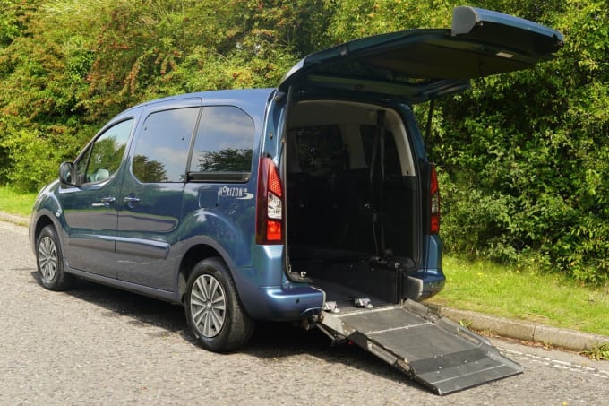 2025 Peugeot Partner Tepee