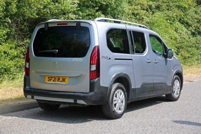 2025 Peugeot Rifter