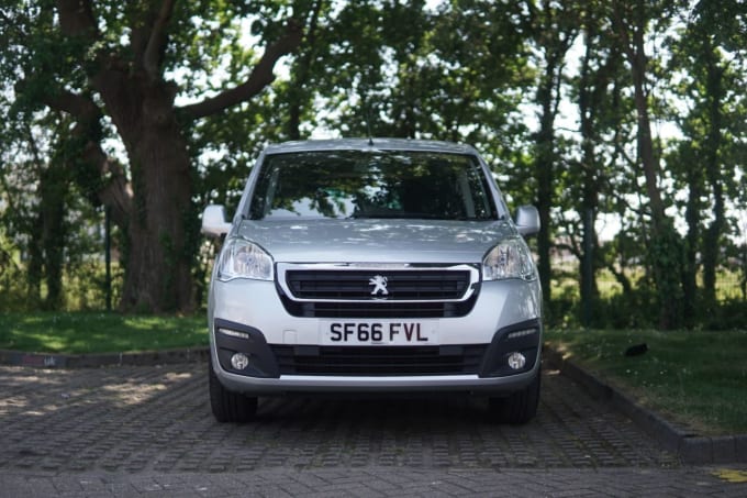 2025 Peugeot Partner Tepee