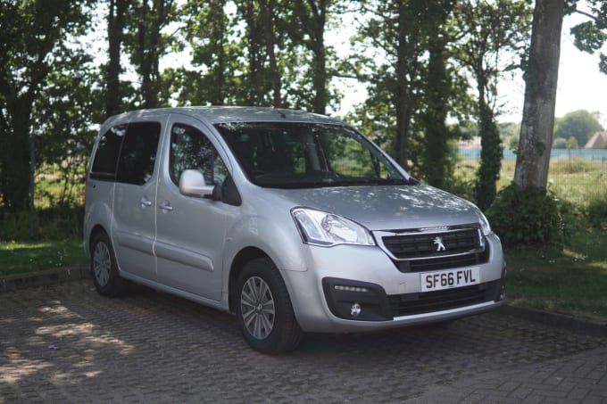 2025 Peugeot Partner Tepee