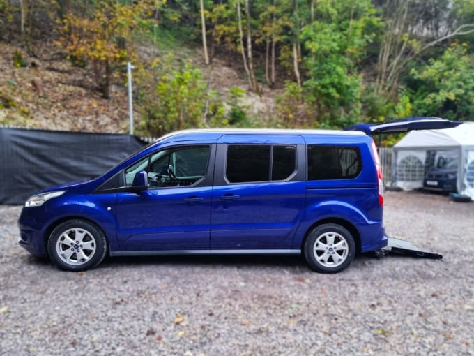 2025 Ford Grand Tourneo Connect