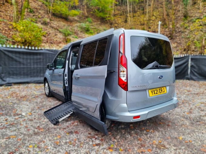 2025 Ford Grand Tourneo Connect