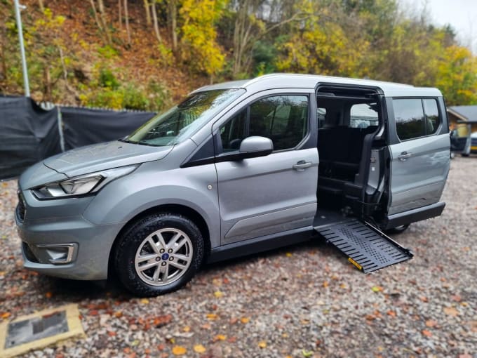 2025 Ford Grand Tourneo Connect