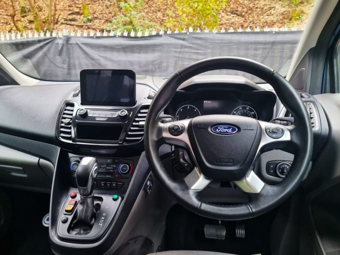 2025 Ford Grand Tourneo Connect