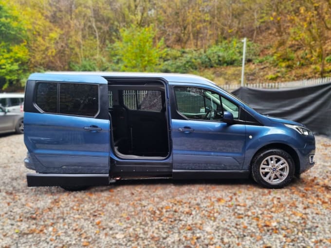2025 Ford Grand Tourneo Connect