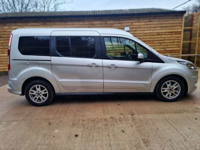 2025 Ford Grand Tourneo Connect