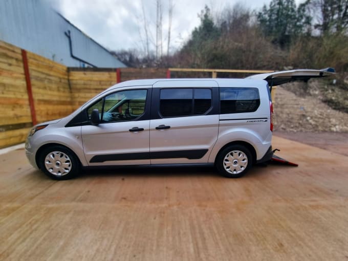 2025 Ford Grand Tourneo Connect