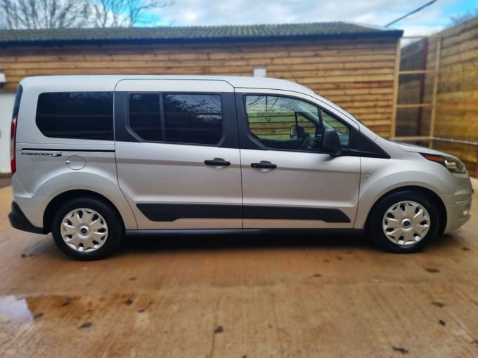 2025 Ford Grand Tourneo Connect