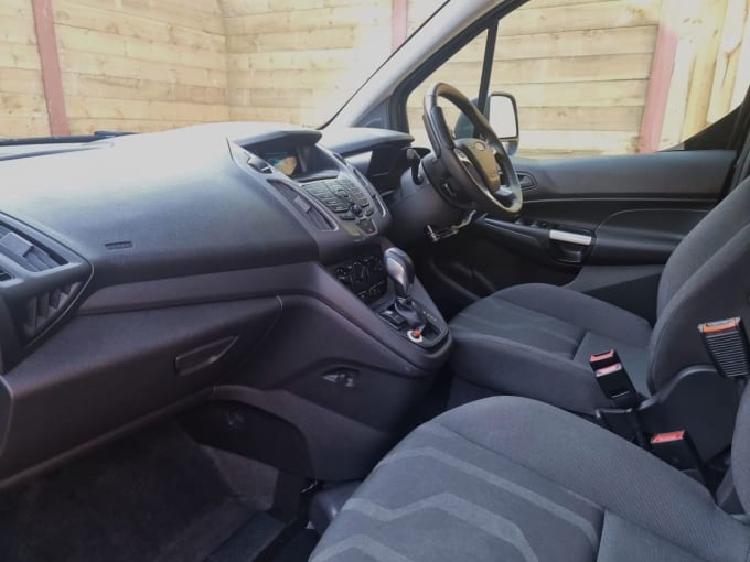 2025 Ford Grand Tourneo Connect