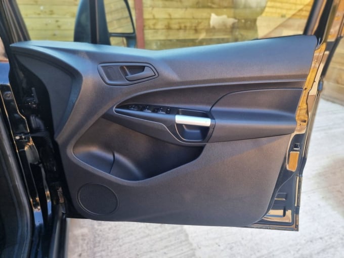 2025 Ford Grand Tourneo Connect